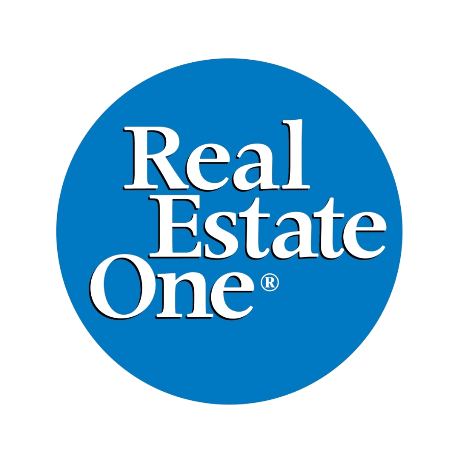 Testimonial Website Real Estate One 900x900
